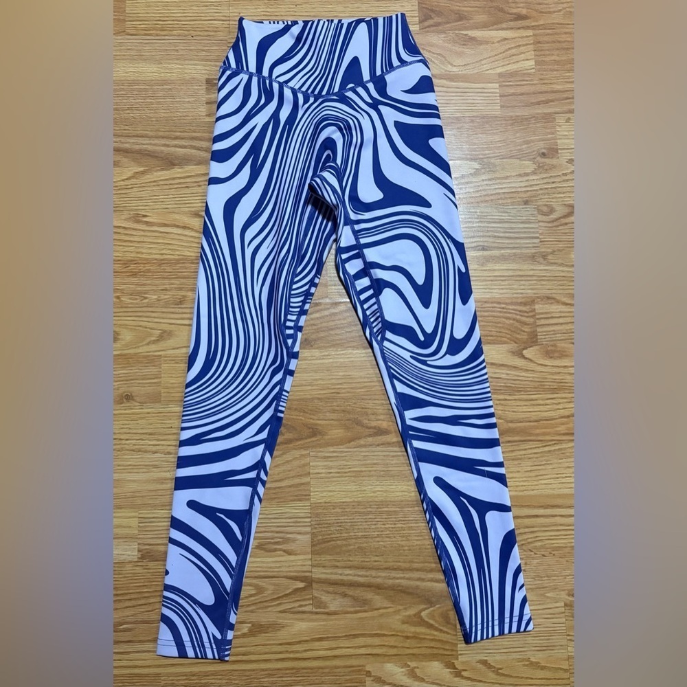 Cosmopolitan Women's Leggings - purple and White Swirl